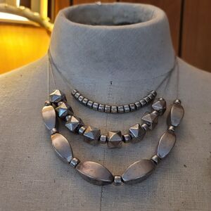 💍Silvertone Beaded Necklace